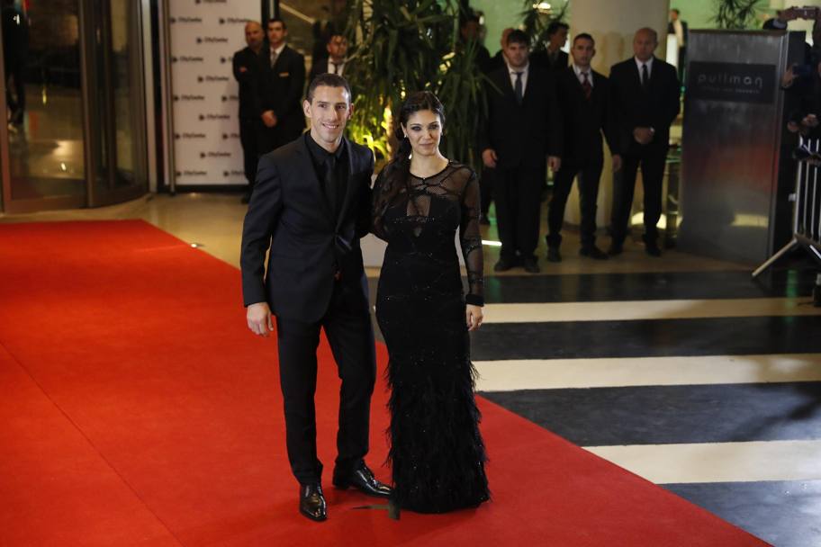 Maxi Rodriguez e la moglie Gabriela Rodriguez. Epa